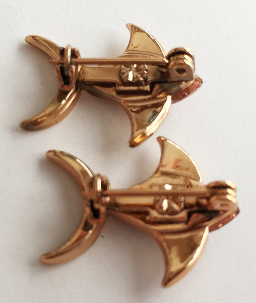 Vintage Pair of Two Small Fish Scatter Pins - Hollee